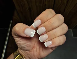 Chic Nails