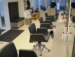 Salon "Henny"