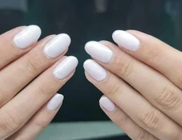 Chic Nails