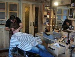 Barbier en herenkapper Haartiest