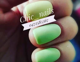 Chic Nails