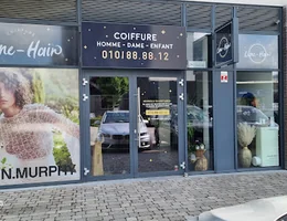 SALON DE COIFFURE