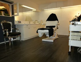 Aderans Hair Center Breda