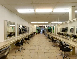 The Hair Company Heerlen / Kappersspullen.com